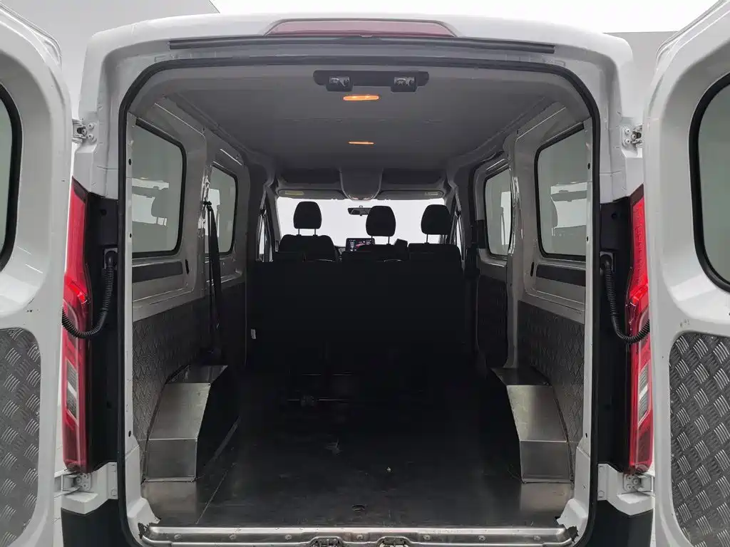 SAIC Maxus Xintu V90 2021 2020 2.0T AMT YunJie Edition FWD Single Rear Tire Short Wheelbase Medium Roof 6-seater