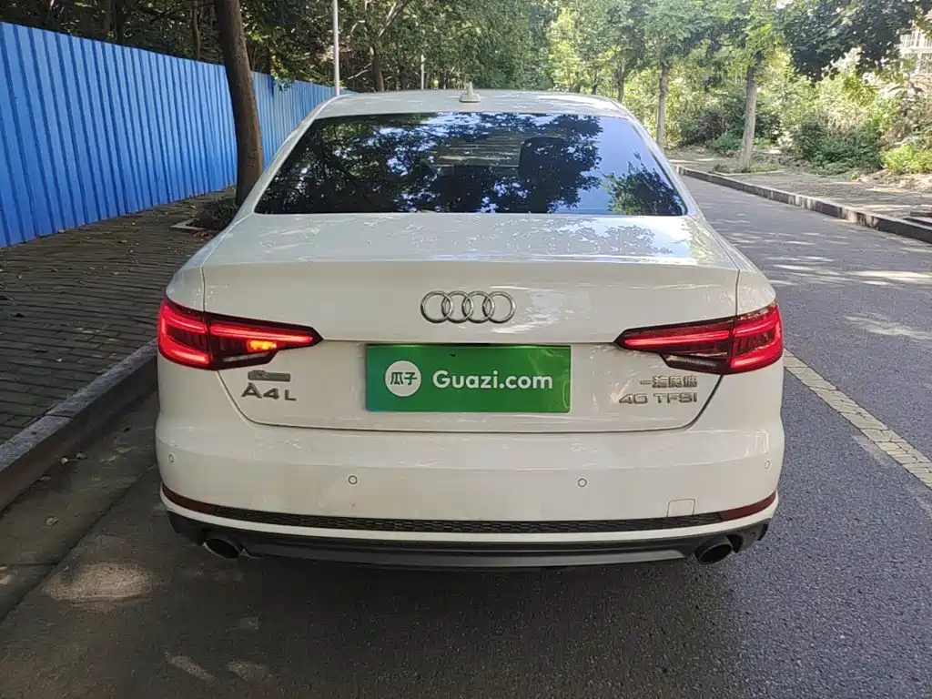 Фото 6 - Audi A4L