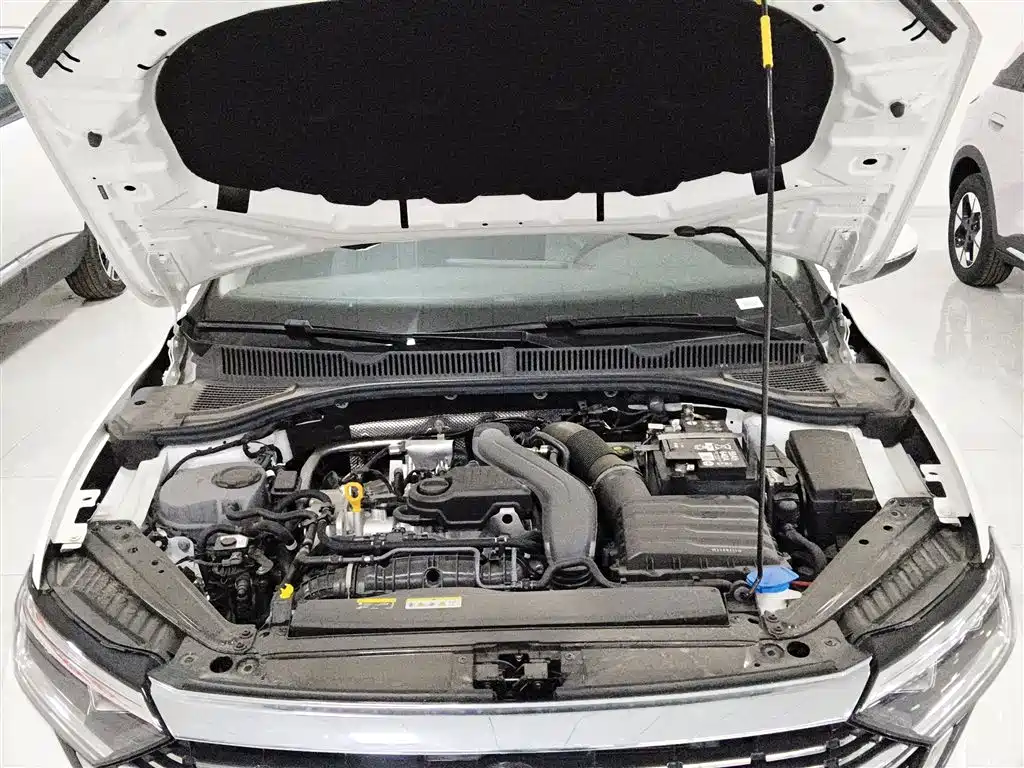 Volkswagen Sagitar 2025 300TSI DSG Flying Leap Edition фото 10