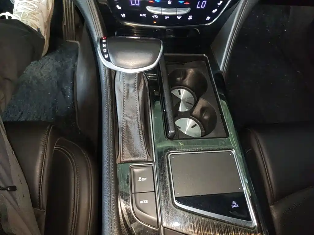 Фото 14 - Cadillac CT6