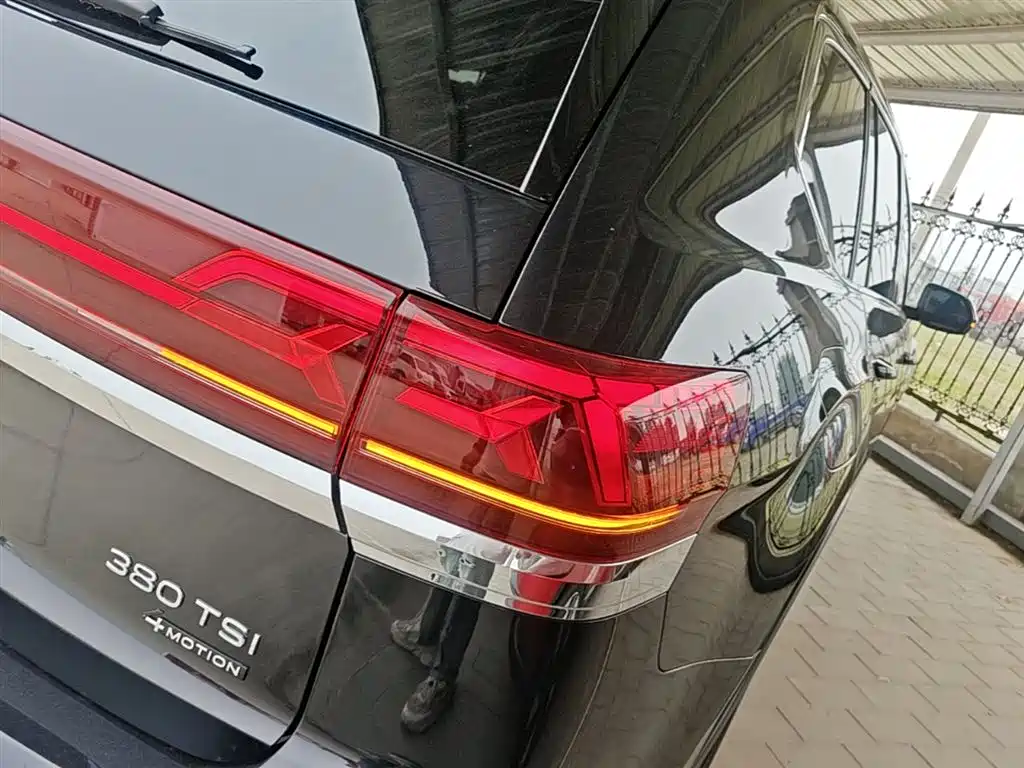 Volkswagen Teramont 2024 380TSI 4WD Dragon Glory Edition фото 8