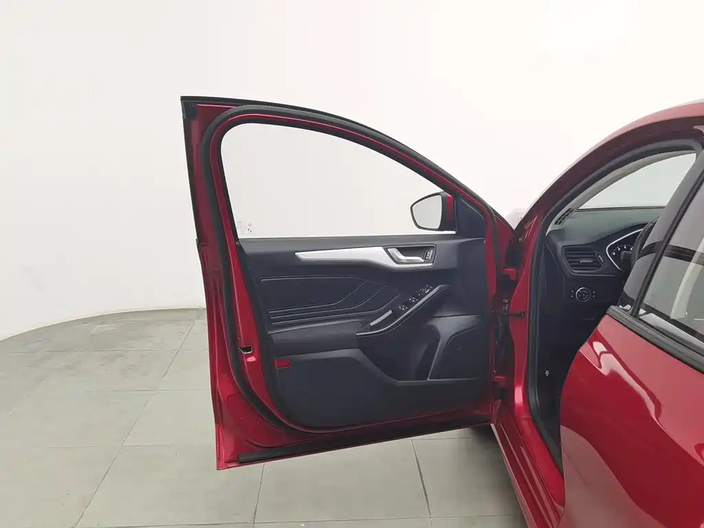 Photo 8 - Ford Focus
