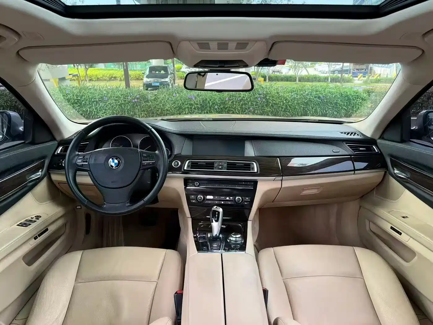 BMW 7 Series 2011 730Li Elegance фото 8