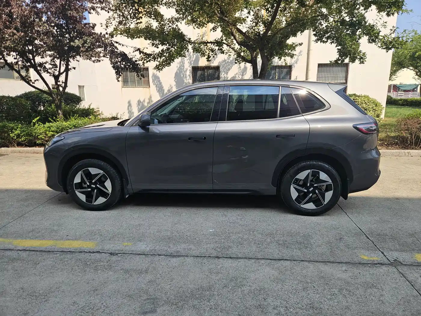 Фото 7 - Geely Galaxy Galaxy E5