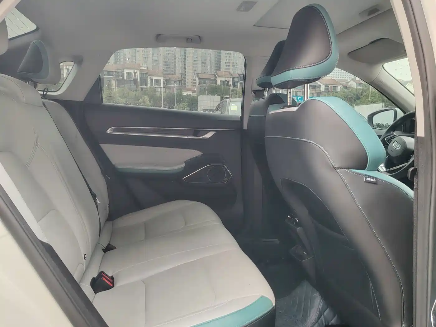 Фото 6 - Geely Emgrand
