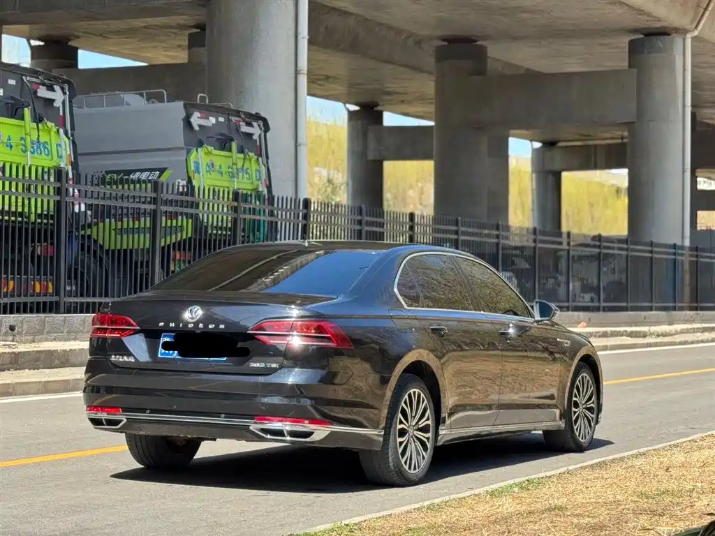Volkswagen Phideon 2018 Facelift 380TSI FWD Business фото 9