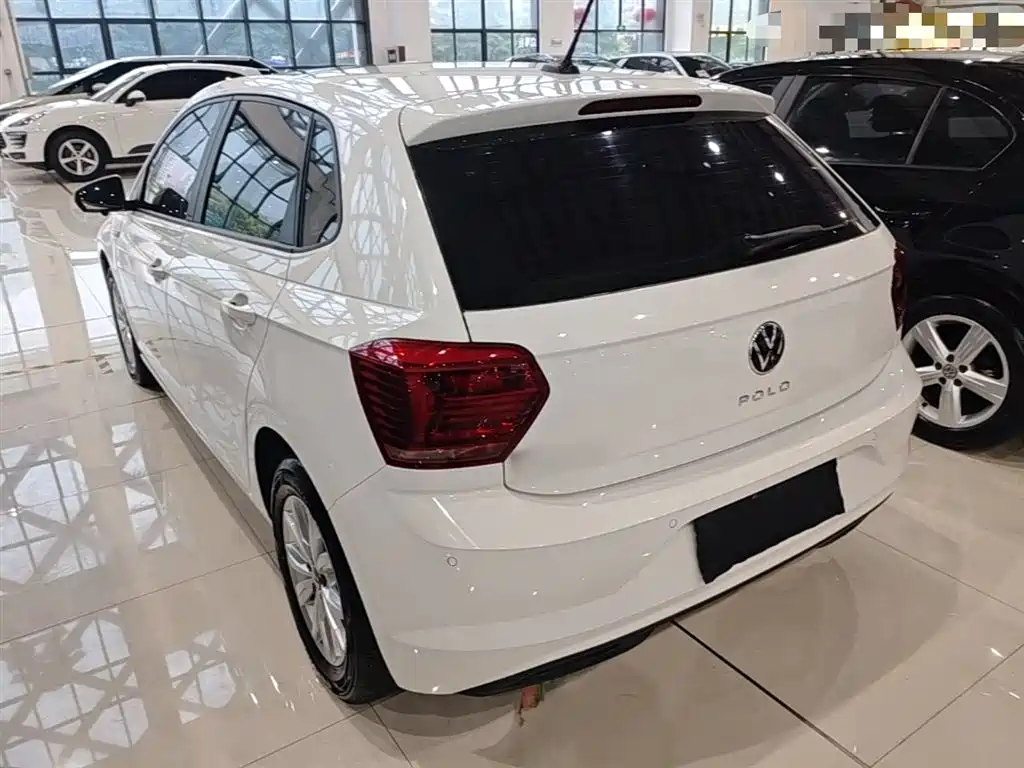 Volkswagen Polo 2021 Plus 1.5L Automatic Colorful Tech Edition фото 5