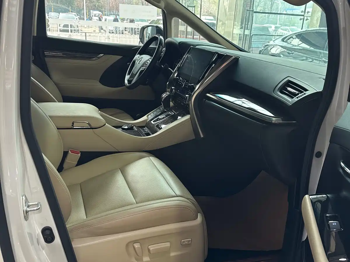 Toyota Alphard 2020 Hybrid 2.5L Premium Edition фото 15