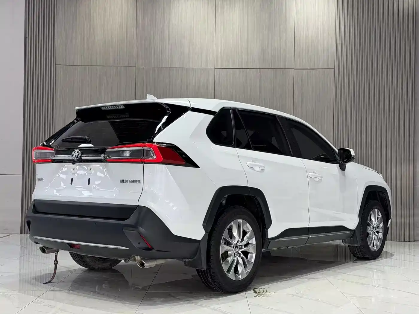 Toyota Wildlander 2022 2.0L CVT FWD Luxury PLUS Edition фото 10