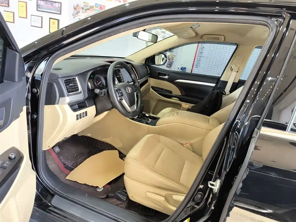 Toyota Highlander 2015 2.0T AWD Elite Edition 7-seater фото 14