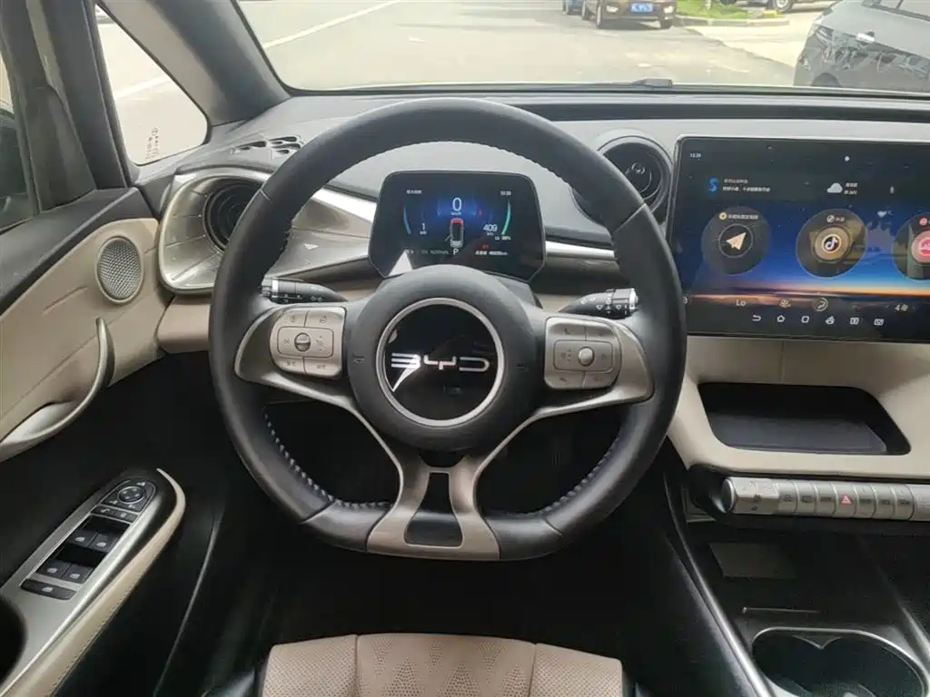 BYD Dolphin 2024 Glory Edition 420km Fashion Edition фото 11