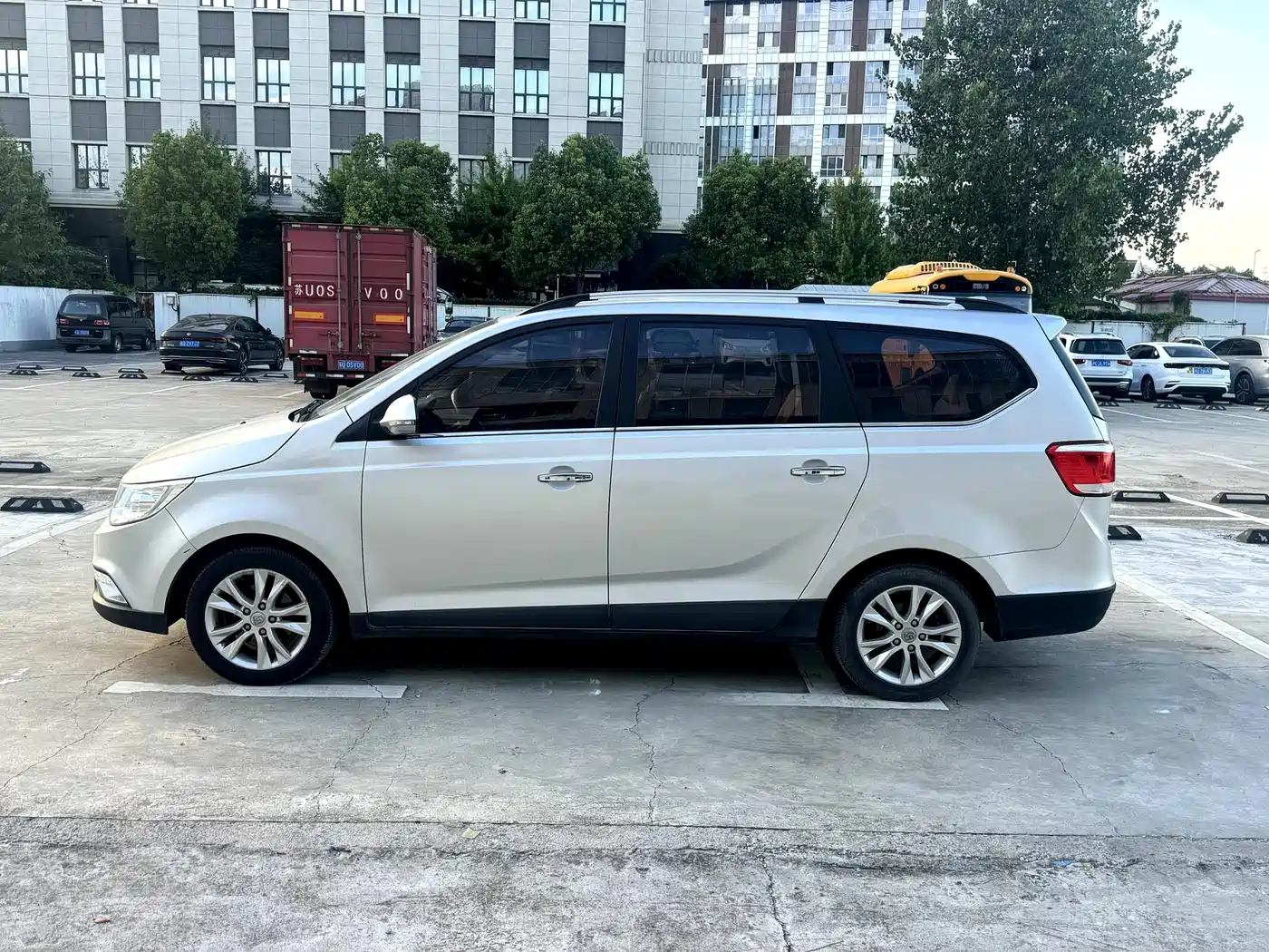 Baojun 730 2015 2014 1.5L Manual Comfort 7-seater