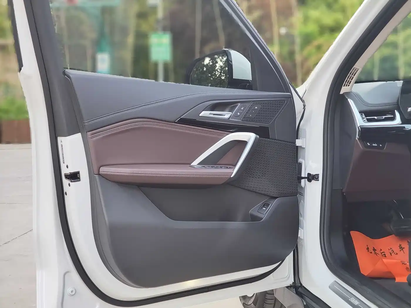 BMW iX1 2023 eDrive25L X Design Package фото 14