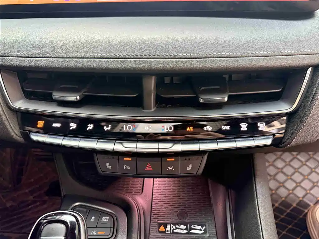 Cadillac CT5 2024 28T Luxury Model Pro фото 33