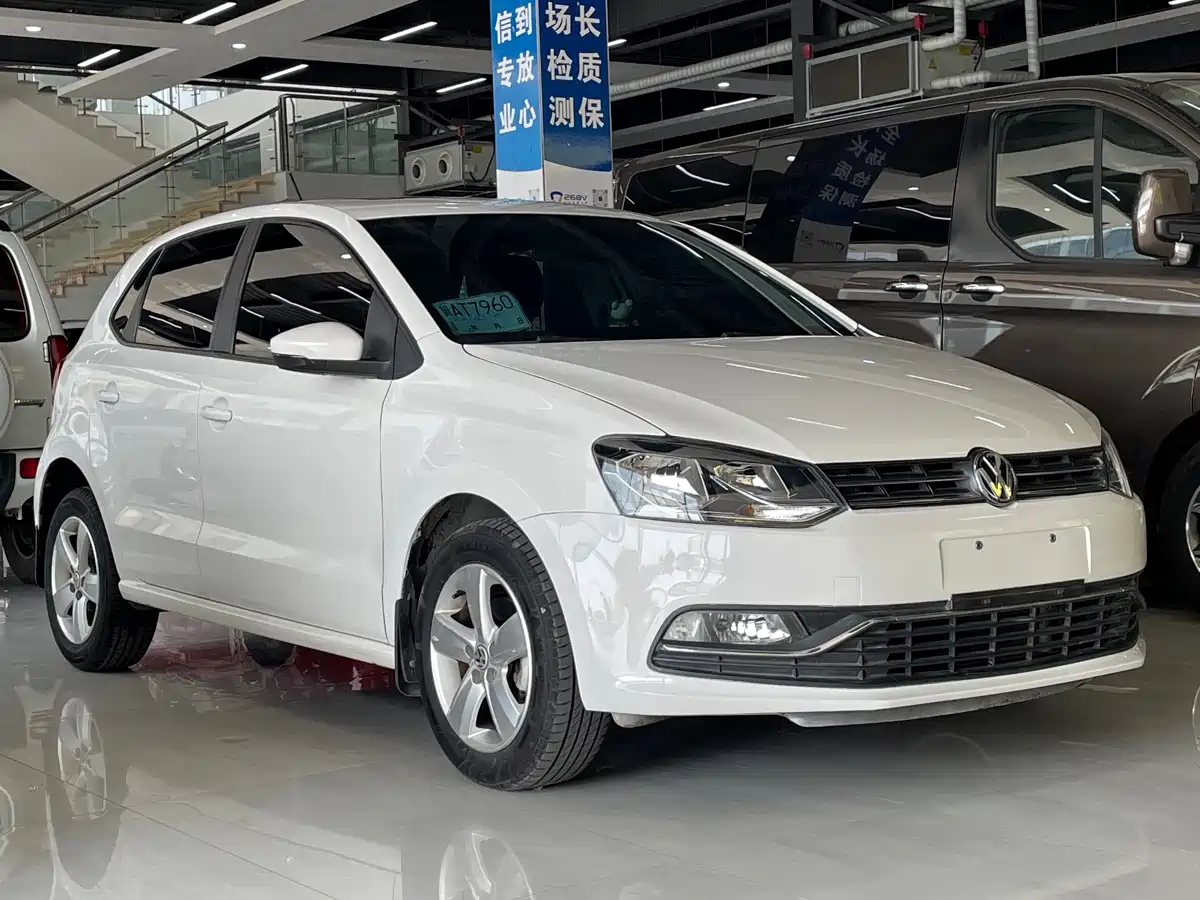 Volkswagen Polo 2016 1.6L Automatic Comfort фото 3