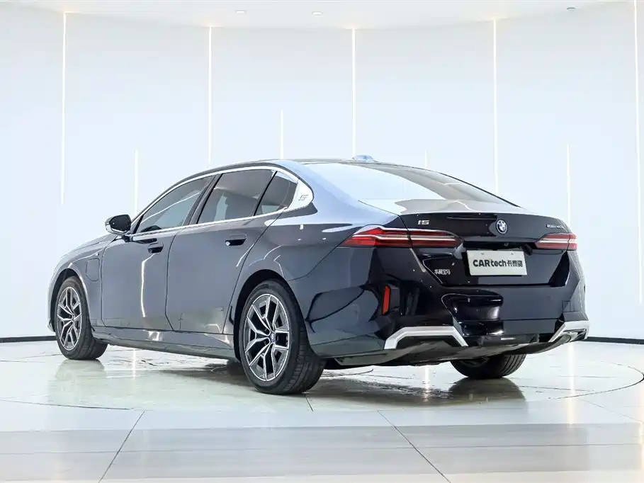 BMW i5 2025 eDrive 40L M Sport Package фото 8