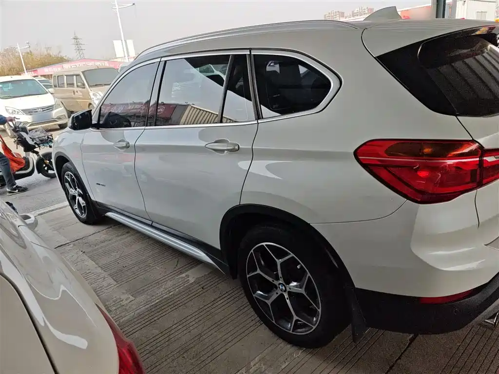 BMW X1 2016 xDrive20Li Luxury Model фото 5