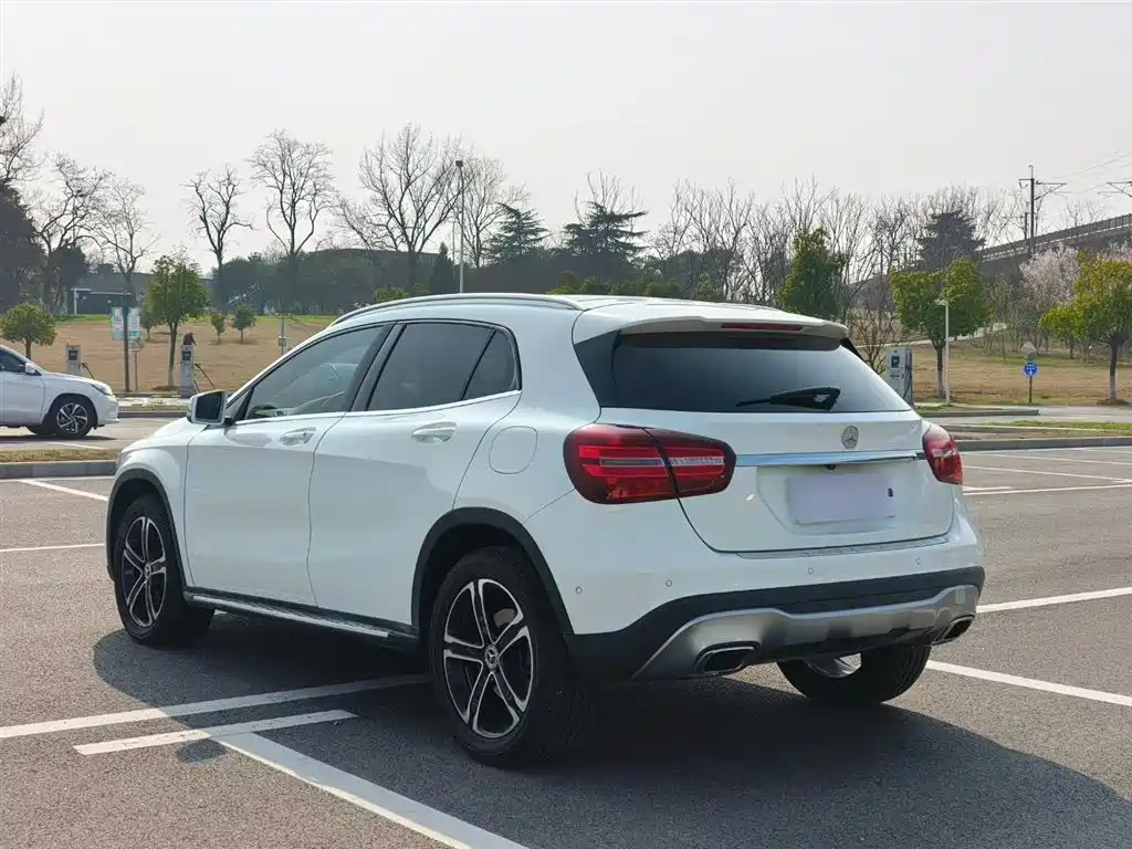 Mercedes-Benz GLA 2018 GLA 200 Fashion фото 23
