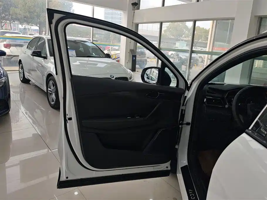 Lynk & Co 06 2023 Remix 1.5T Power Halo фото 7