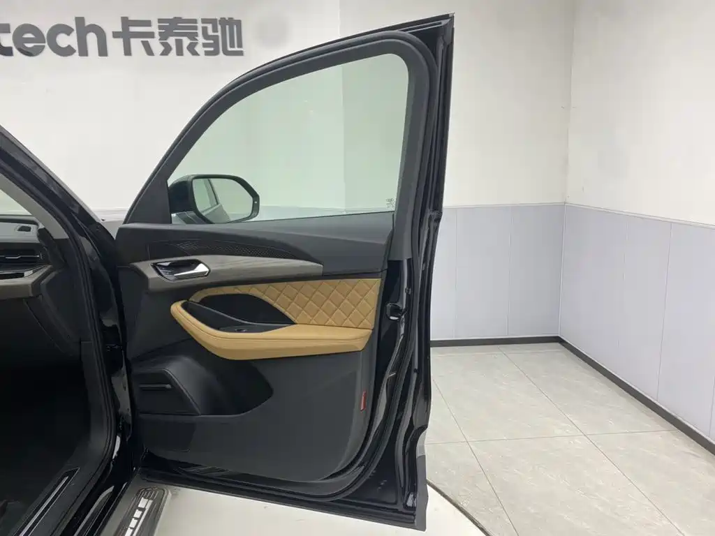 Audi Q6 2025 2024 45 TFSI quattro Qi Yun Yu Lin Package 6-seater