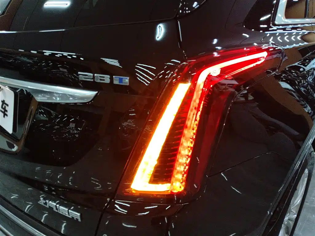 Cadillac XT5 2023 2.0T 2WD Fashion Edition фото 24