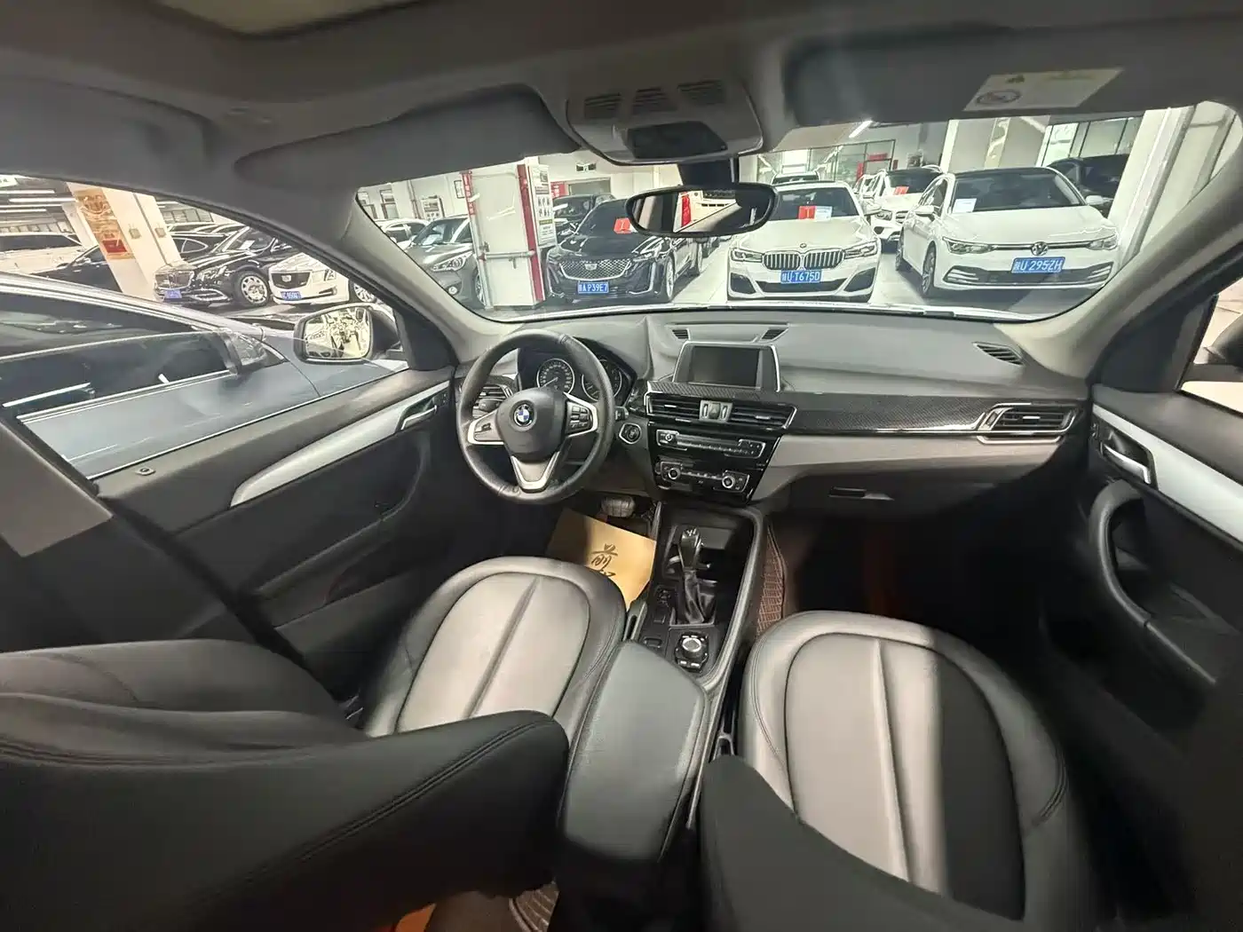 BMW X1 2018 sDrive20Li Leading Model фото 7