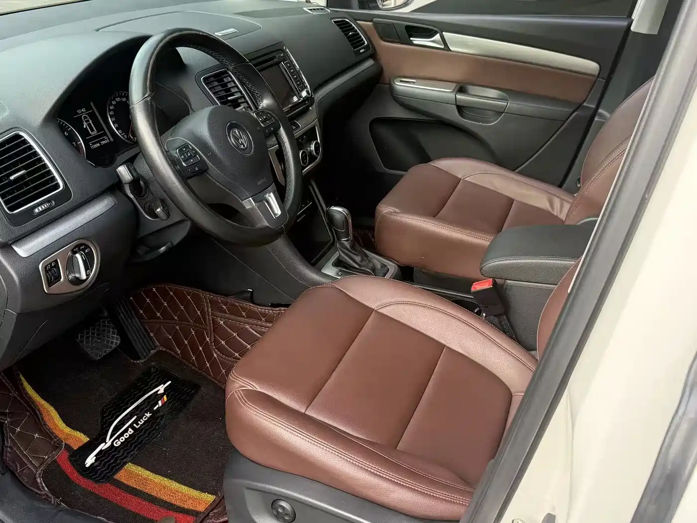 Volkswagen Sharan 2014 2.0TSI Standard фото 9