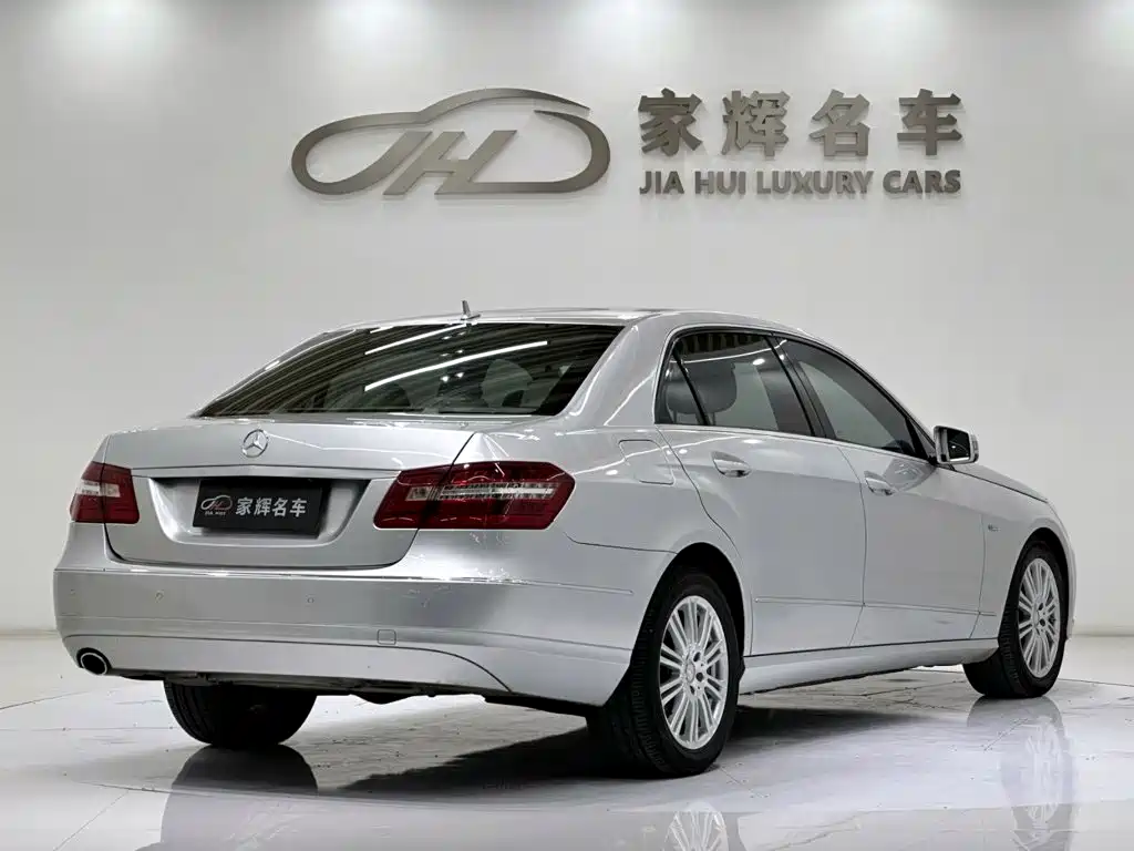 Фото 6 - Mercedes-Benz E-Class