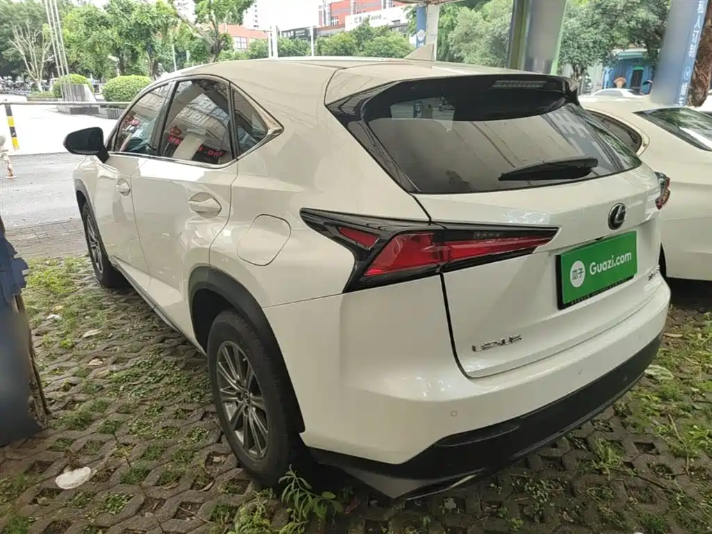 Lexus NX 2017 300 FWD Sharp Edition фото 5