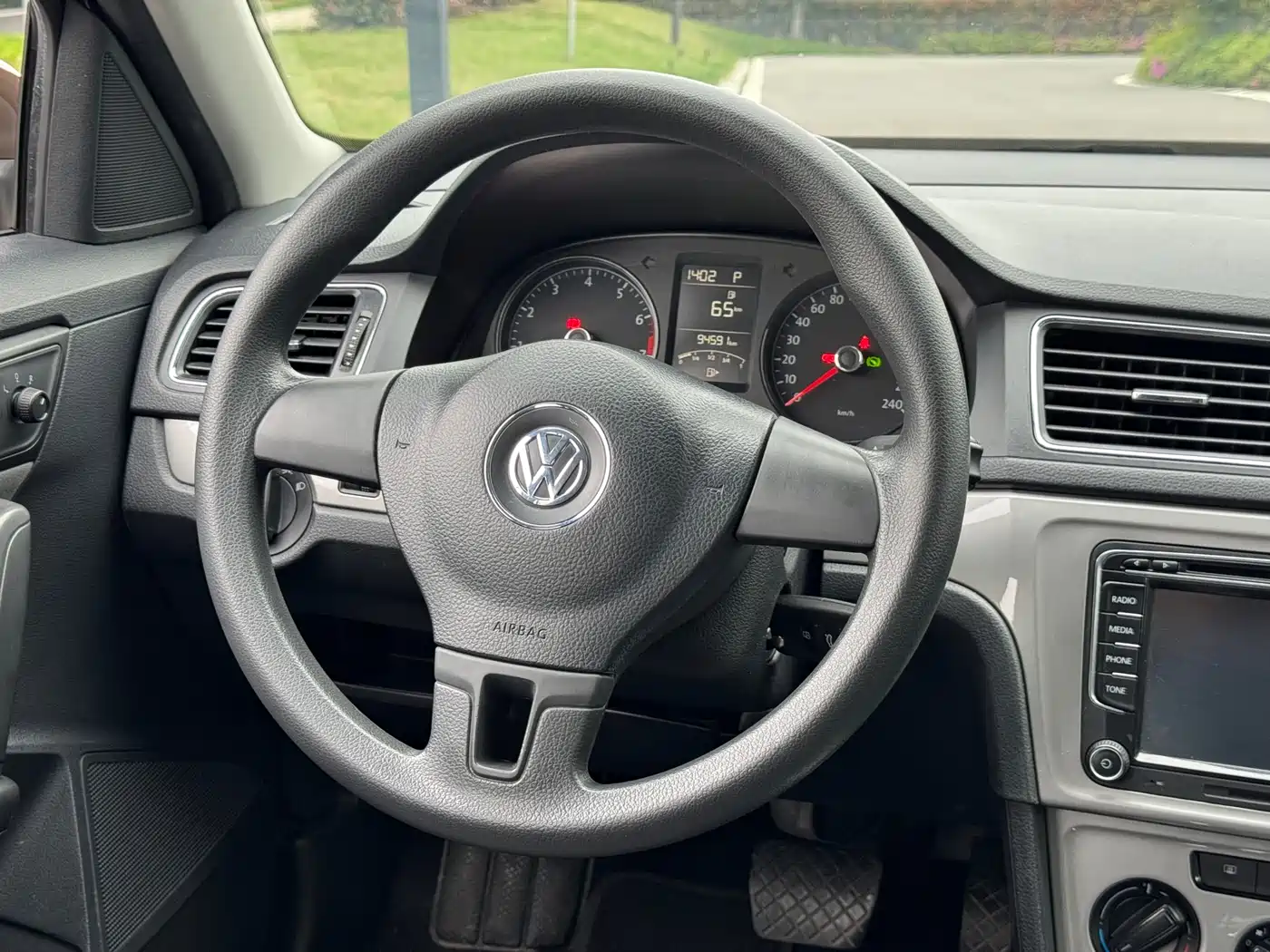 Volkswagen Lavida Tour 2013 1.6L Automatic Trend Style фото 8