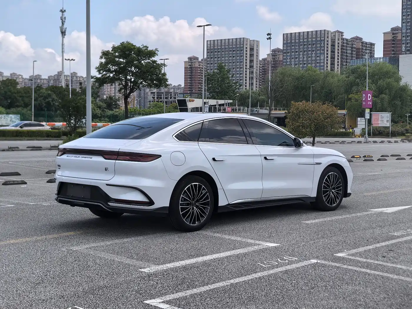 BYD Han 2022 DM-i 121KM Premium Edition фото 4