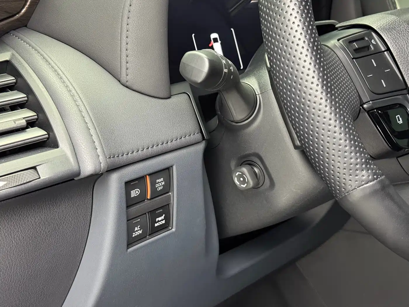 Toyota Vellfire 2024 Crown Hybrid 2.5L Executive Premium Edition фото 9