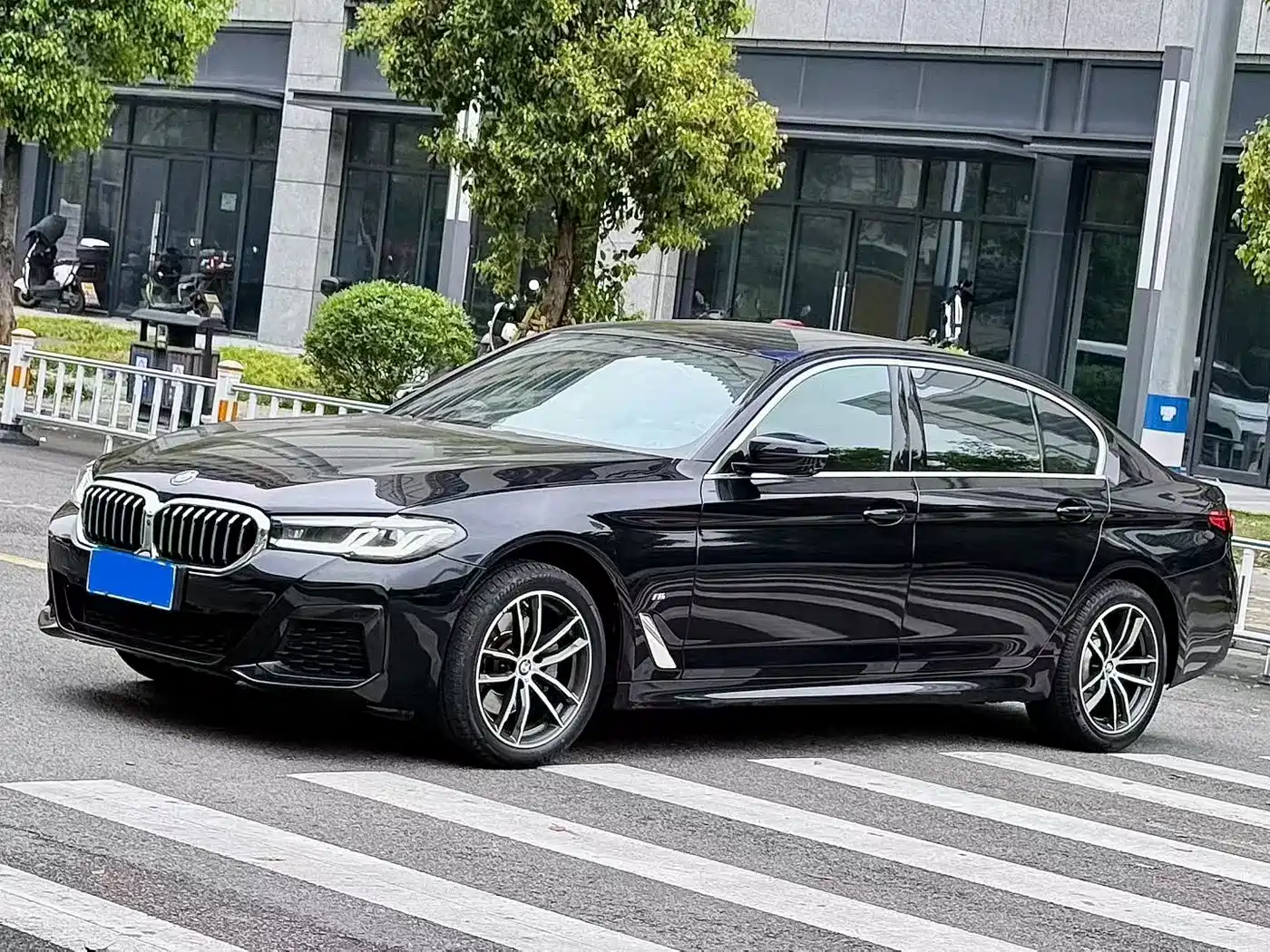 BMW 5 Series 2021 525Li M Sport Package