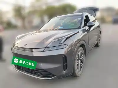Lynk & Co 08 EM-P