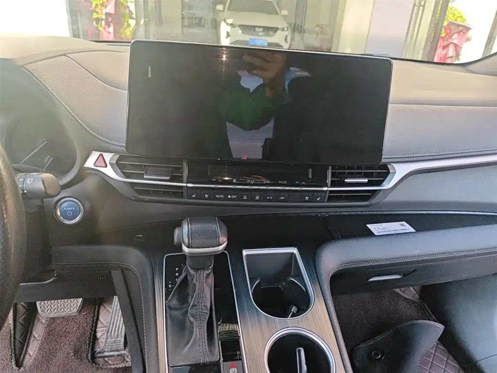 Toyota Sienna 2021 2.5L Hybrid Premium Edition фото 9