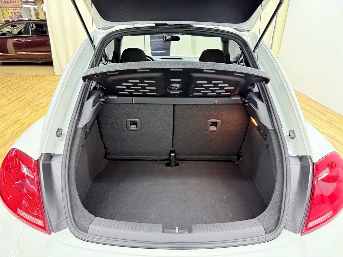Volkswagen Beetle 2015 280TSI фото 11