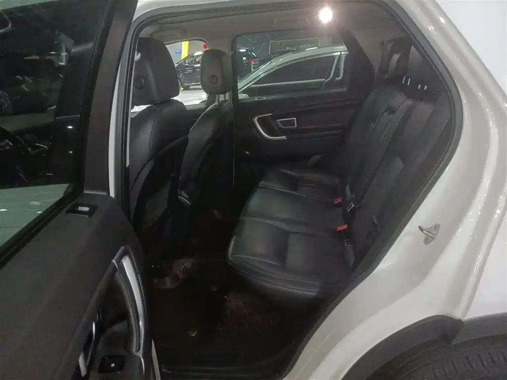 Land Rover Discovery Sport 2018 240PS SE Edition фото 14