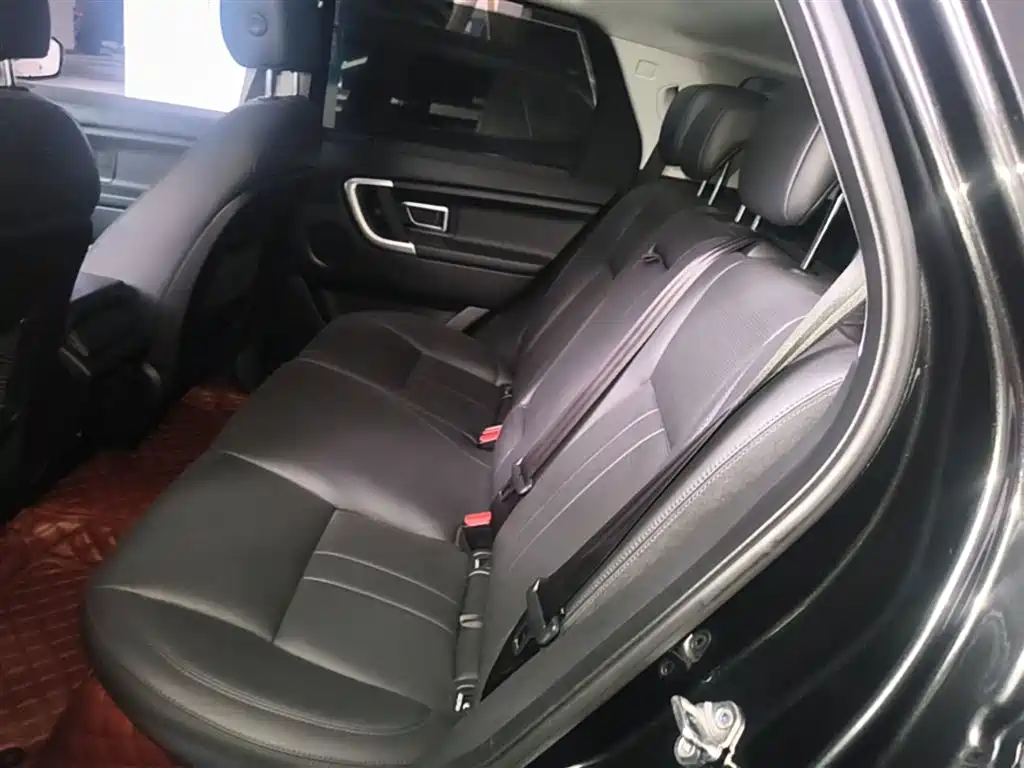 Land Rover Discovery Sport 2018 240PS SE Edition фото 17
