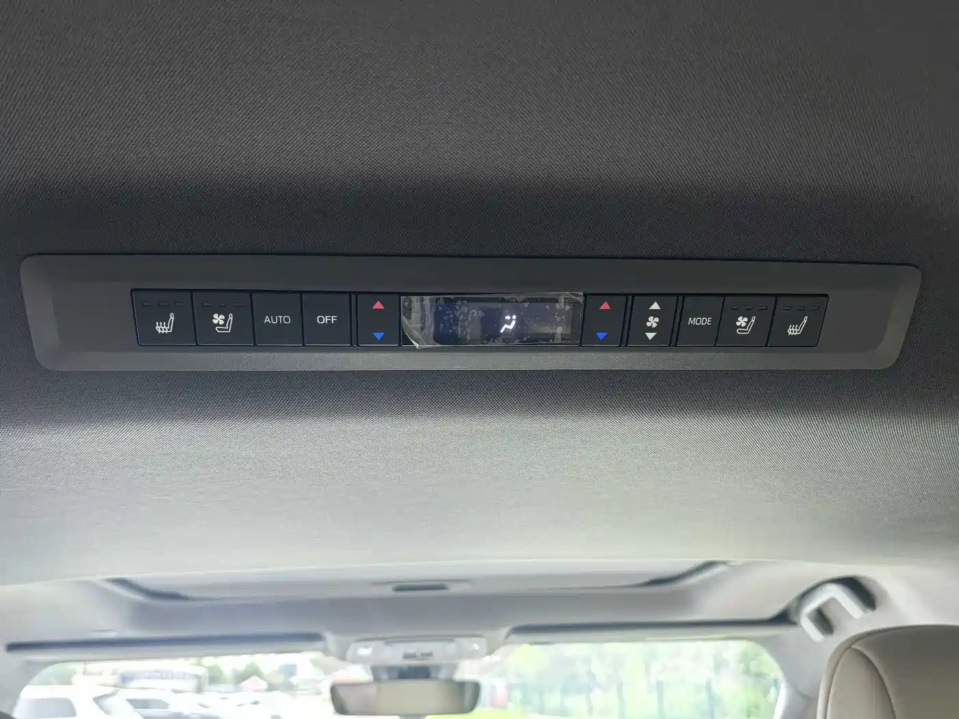 Toyota Sienna 2023 2.5L Hybrid Premium Edition фото 10