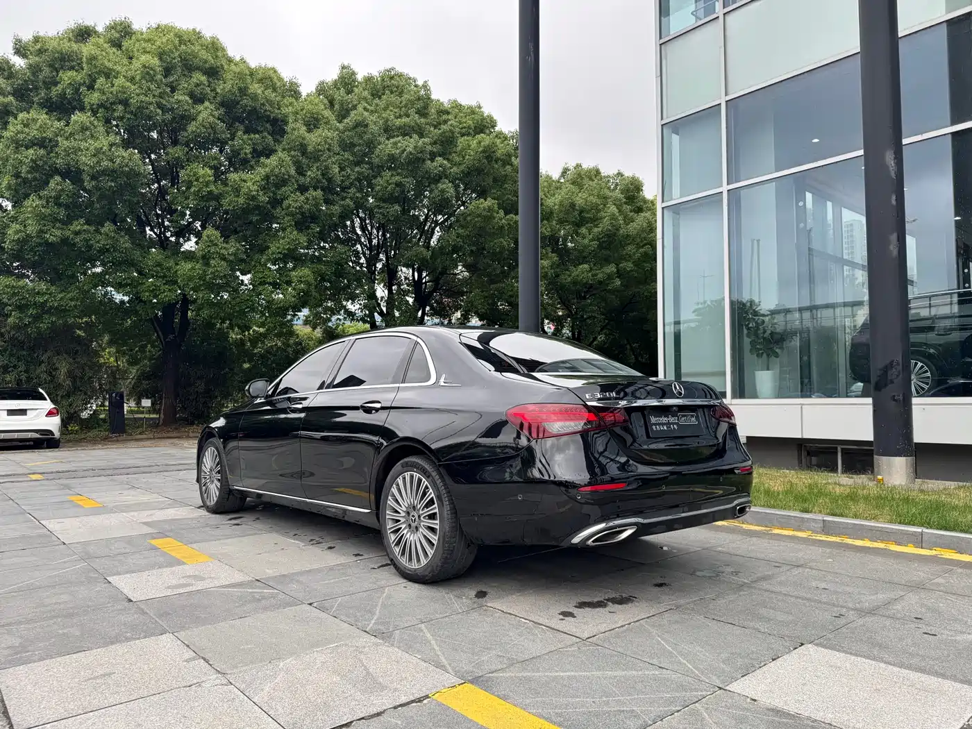 Mercedes-Benz E-Class 2021 E 300 L Fashion фото 5