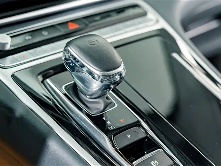 GAC Trumpchi Trumpchi M8 2021 Leading Show Series 390T Ultimate Edition фото 15