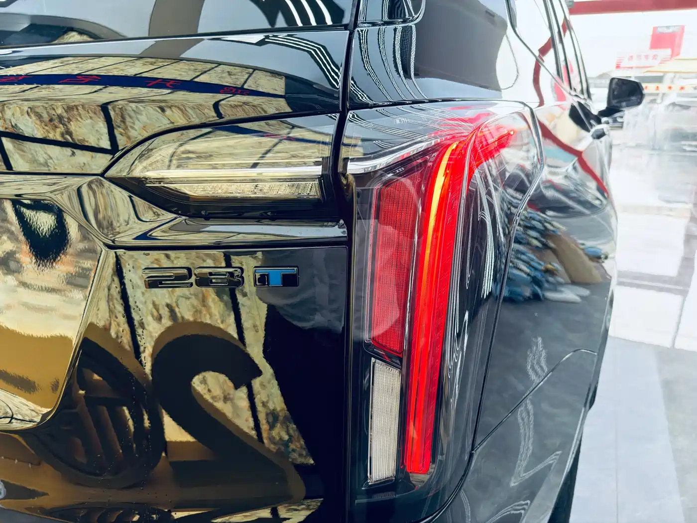 Cadillac XT6 2025 2023 2.0T 6-Seat 4WD Platinum Black Diamond Edition