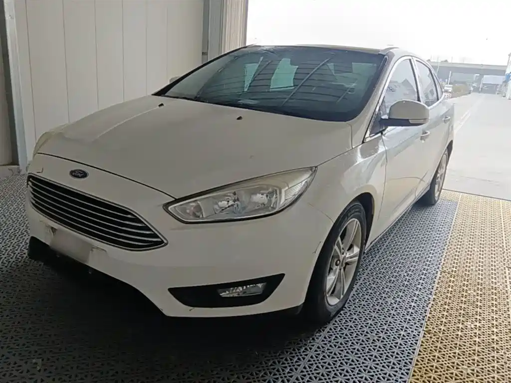 Фото 1 - Ford Focus