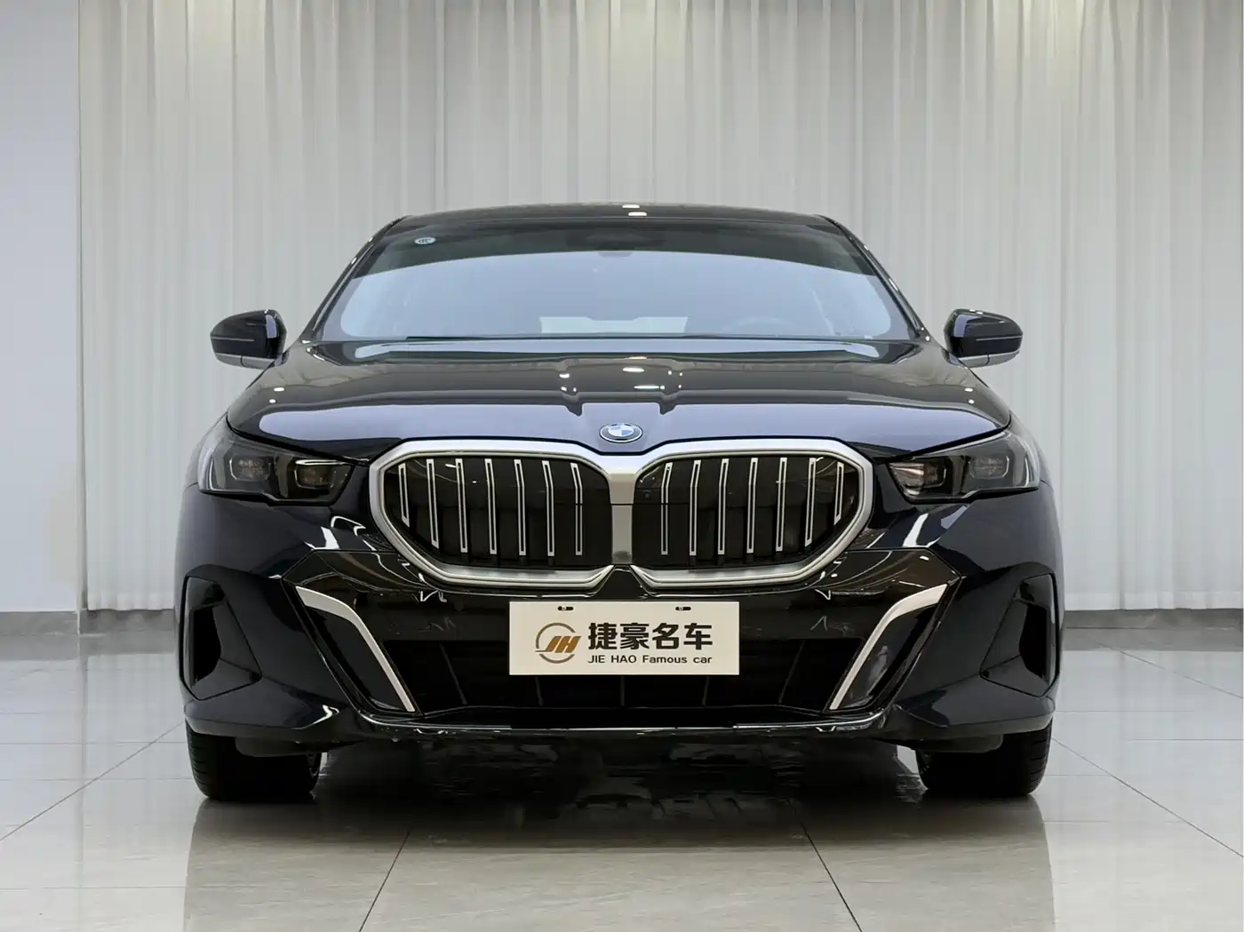 BMW 5 Series 2025 530Li Premium M Sport Package фото 2