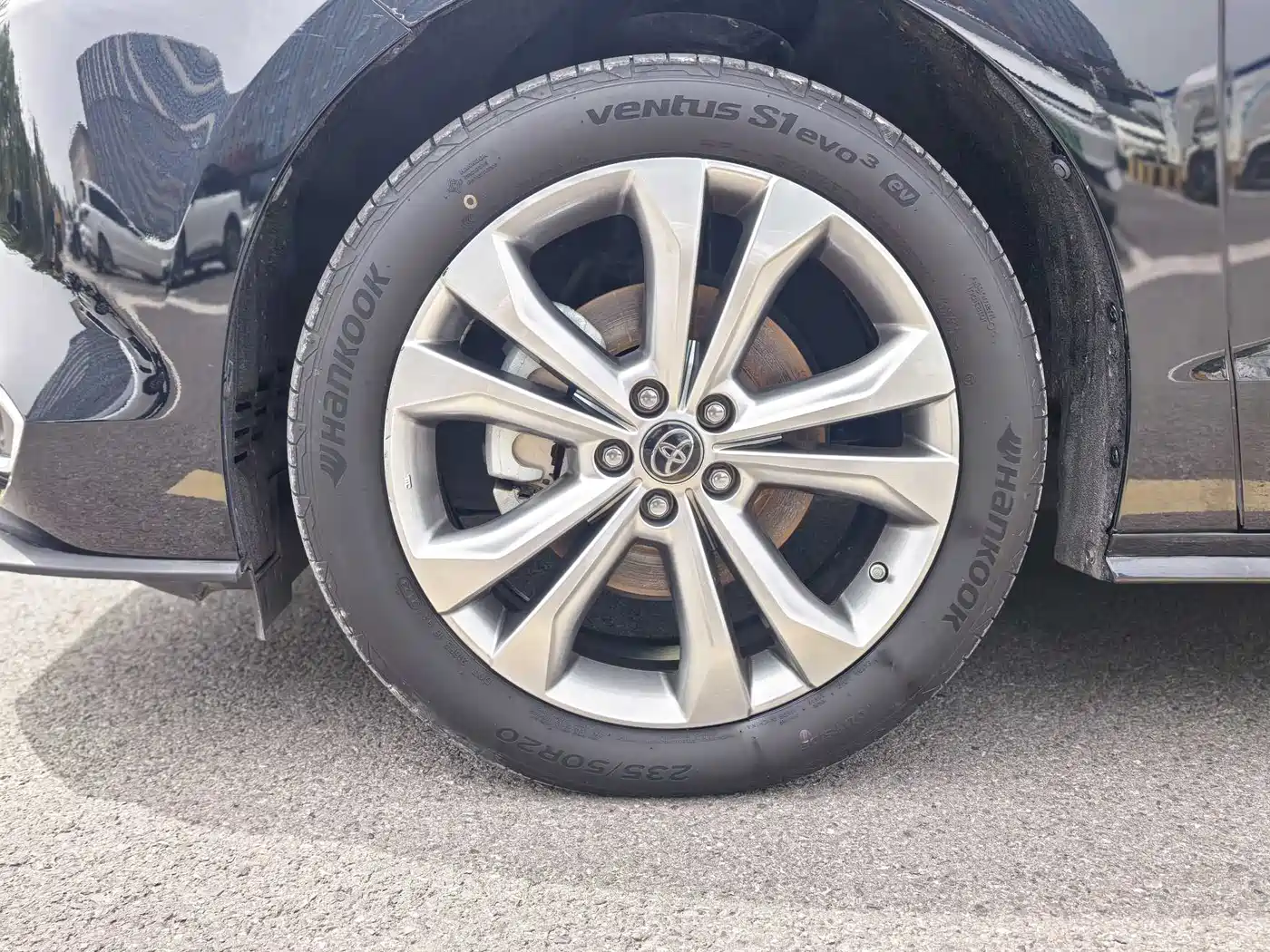 Toyota Sienna 2023 2.5L Hybrid Premium Edition фото 15