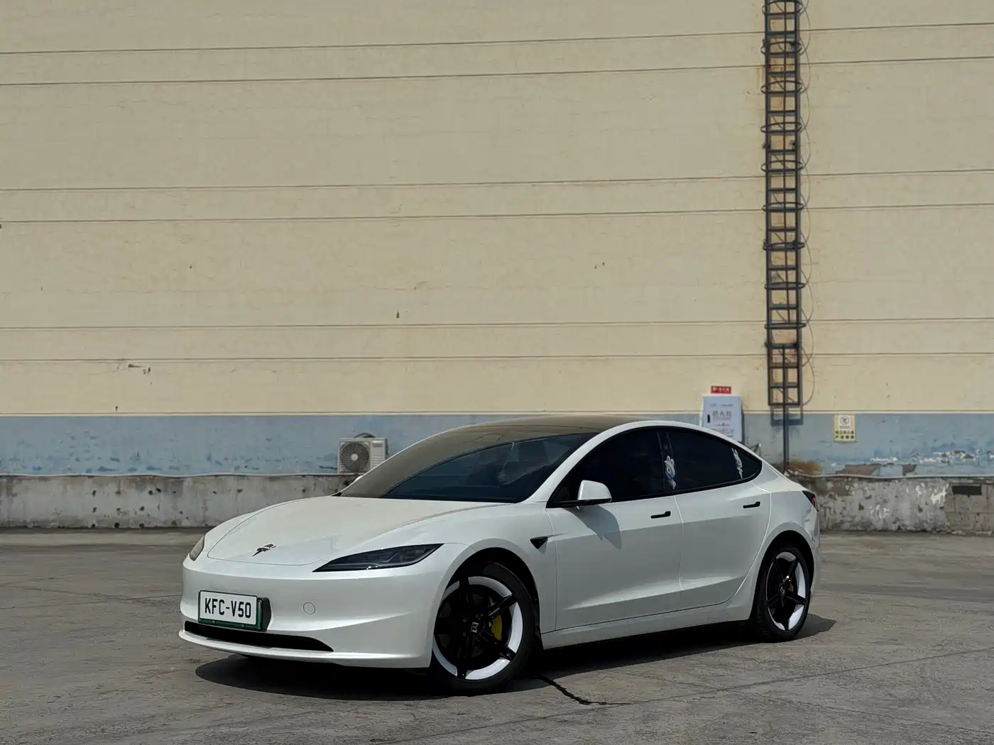 Tesla Model 3 2025