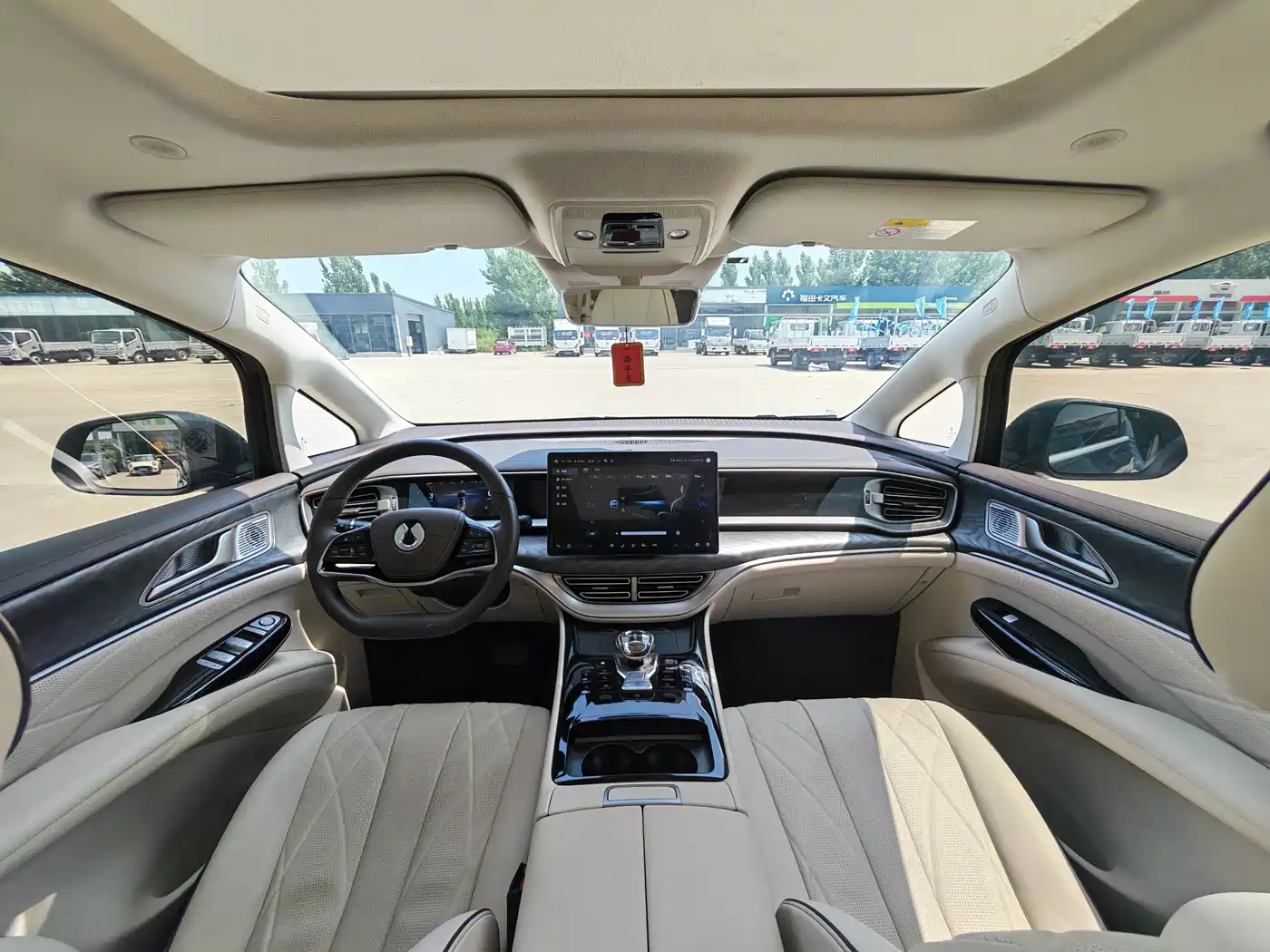 Denza D9 2024 DM-i 1050 Premium фото 9