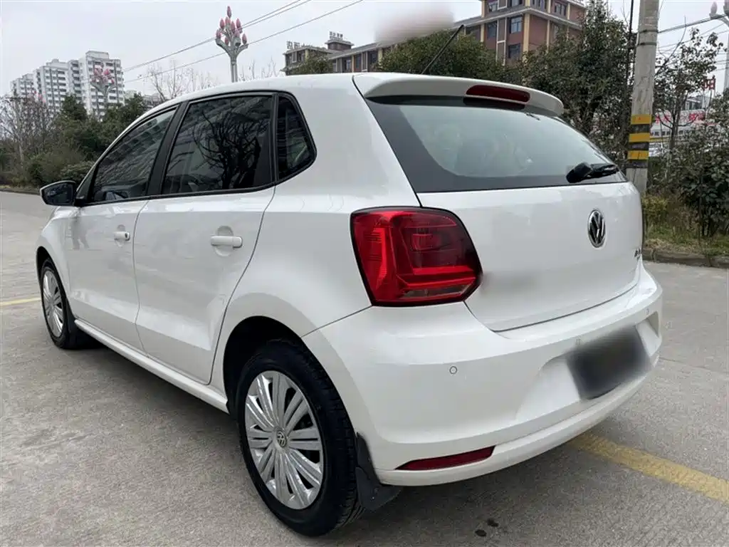 Volkswagen Polo 2016 1.6L Automatic Comfort фото 8