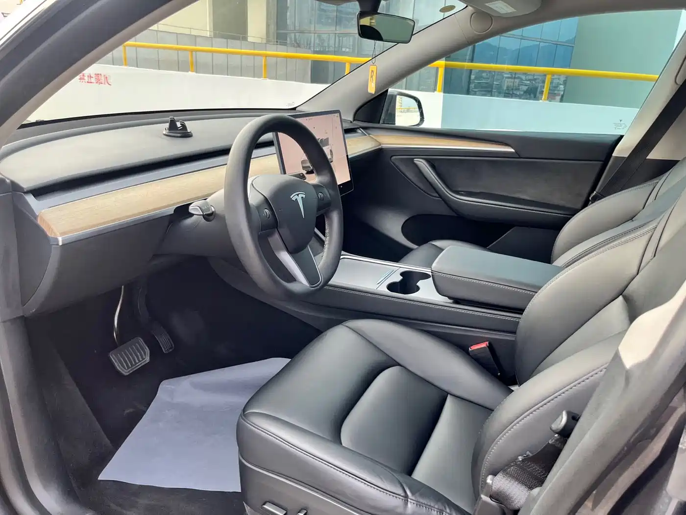 Фото 8 - Tesla Model Y