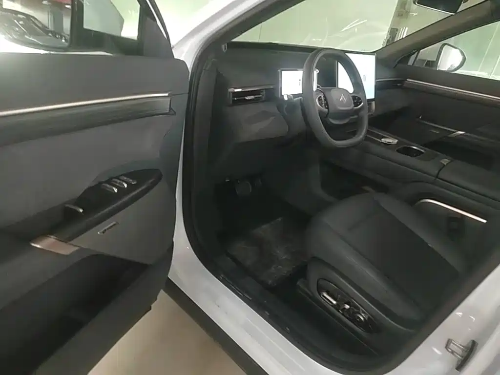 Dongfeng Yipai eπ008 2025 2024 636Max Pure Electric 6-Seater